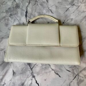 Cream Vintage Handbag 👜